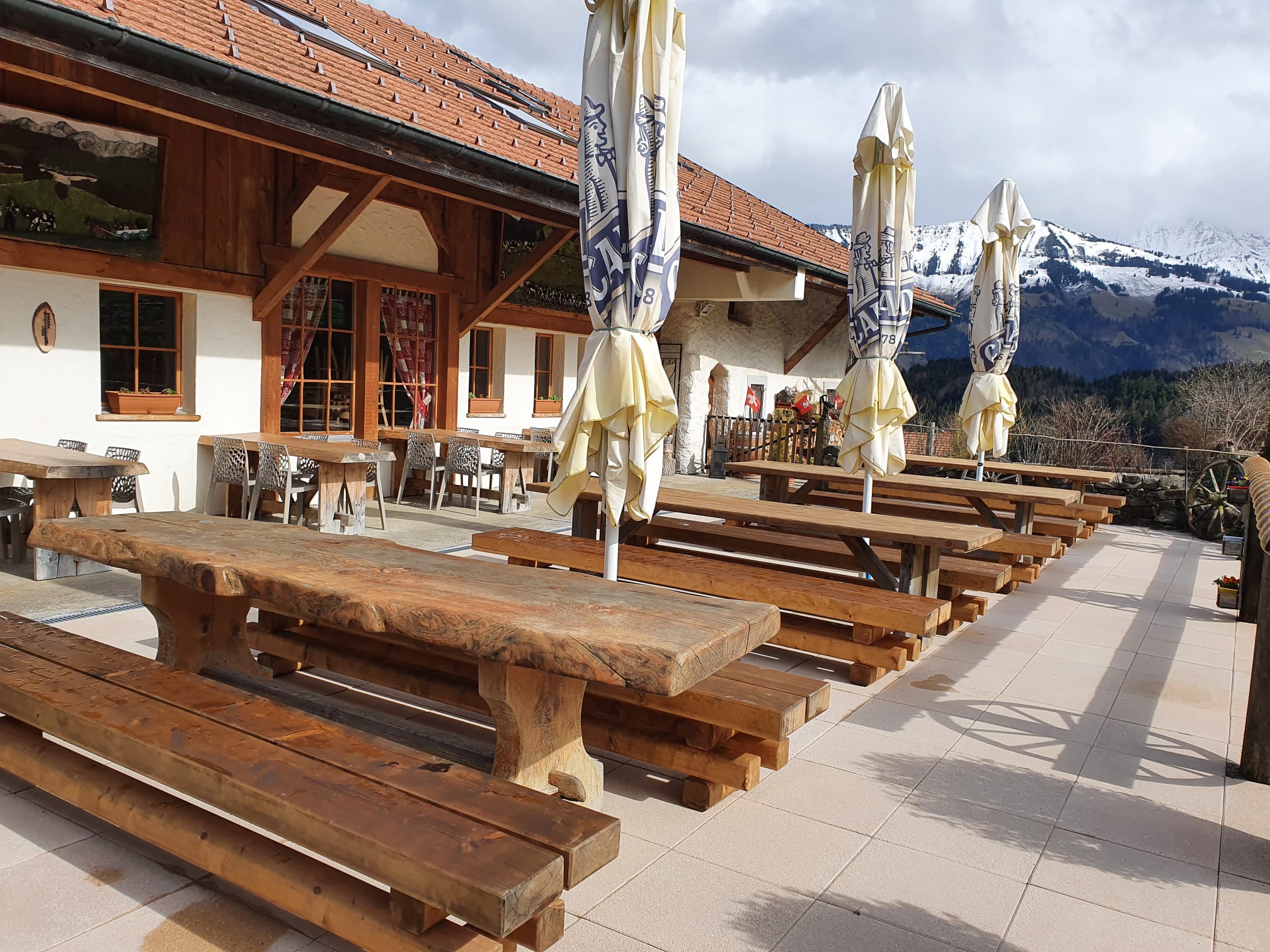 Auberge dans la région fribourgeoise , partenaire officiel du Swiss Moto Pass