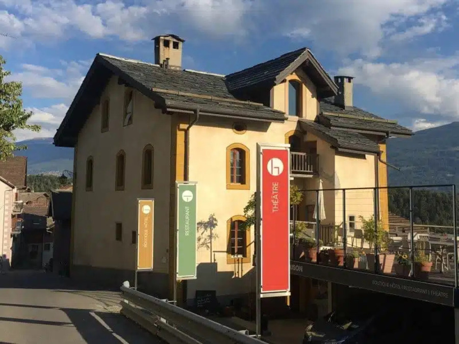 Hôtel de charme et bistronomique à savièse, partenaire officiel du Swiss Moto Pass