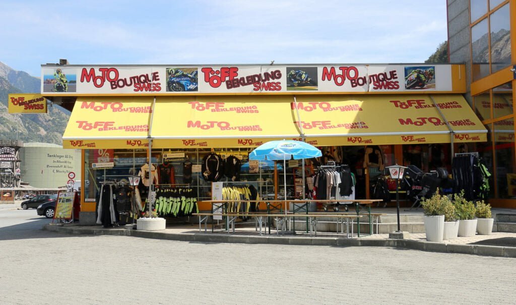Boutique moto à Steg