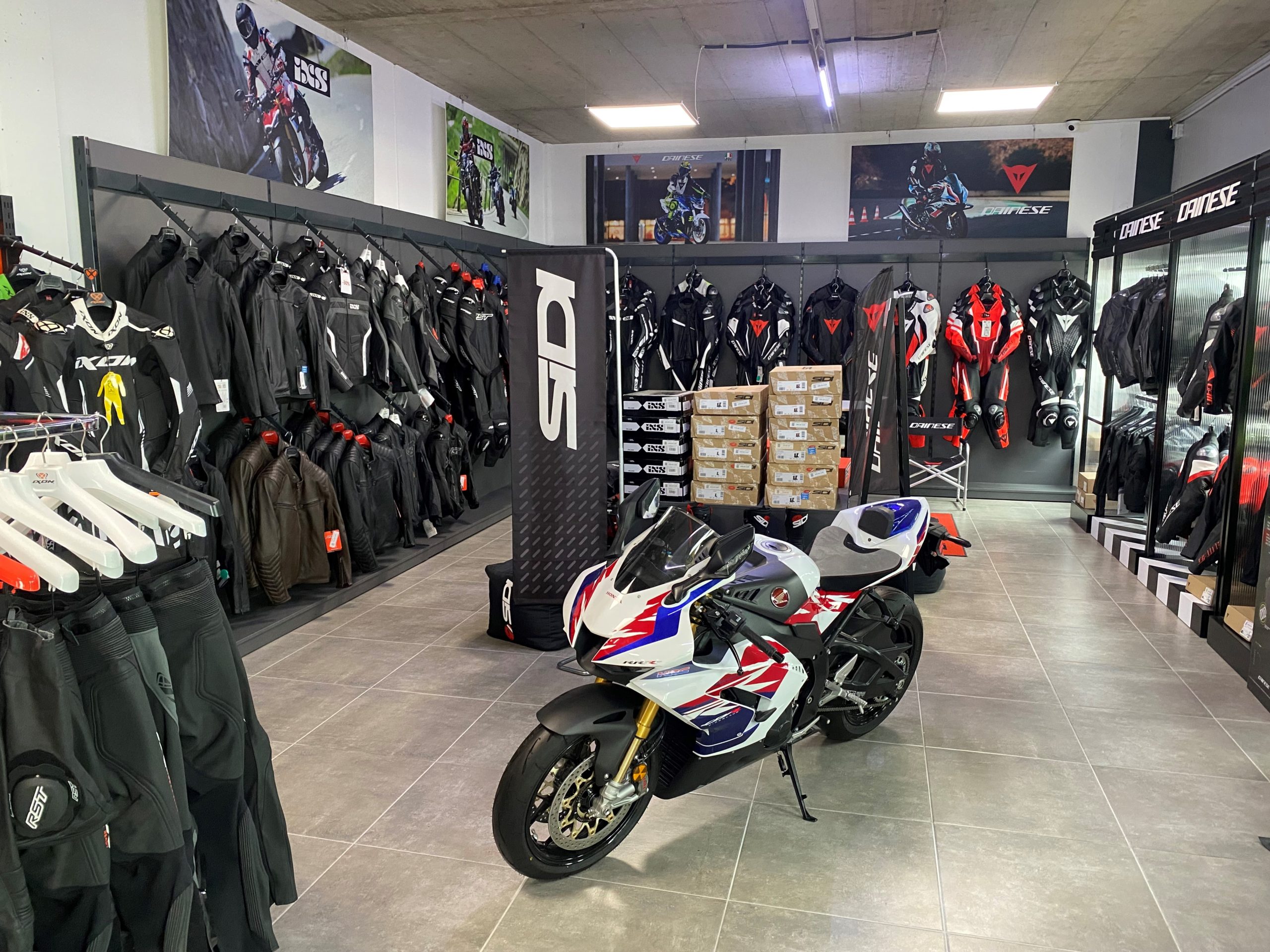 Magasin d'équipement à Satigny